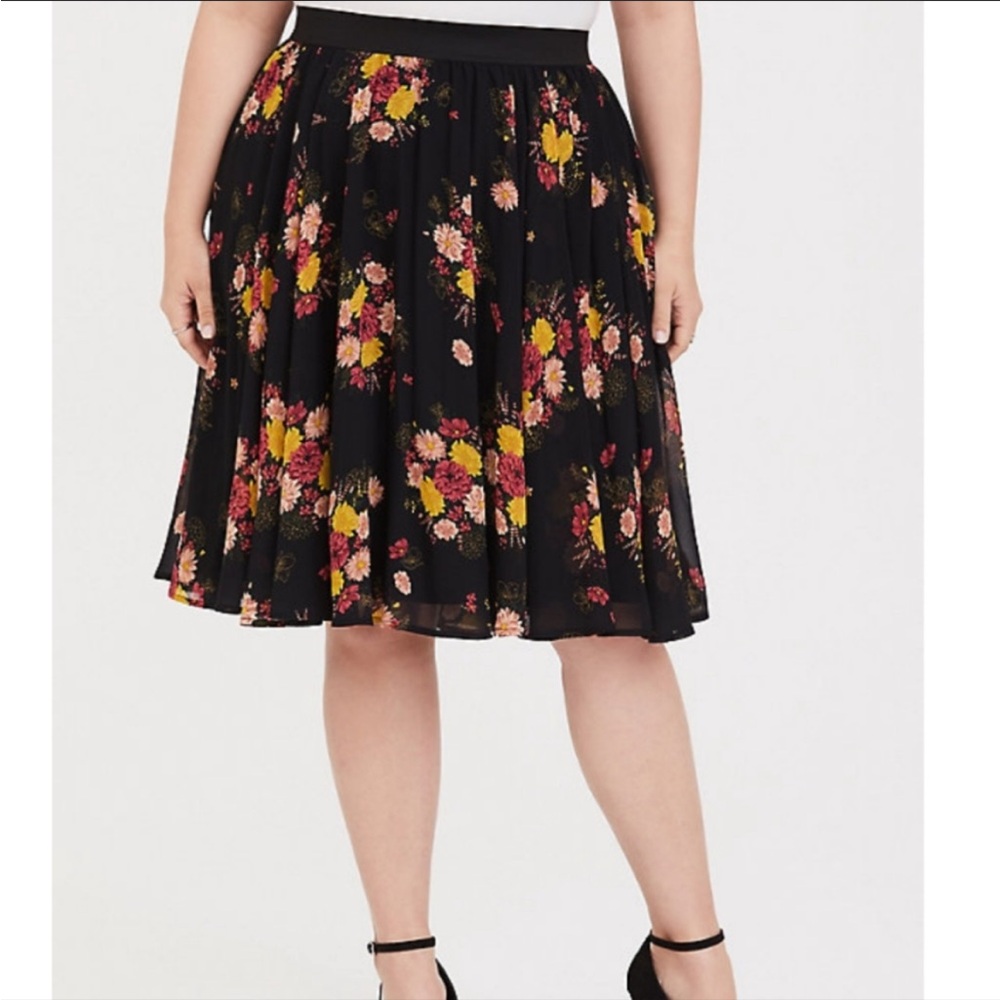 Torrid Black and Yellow A-Line Skirt